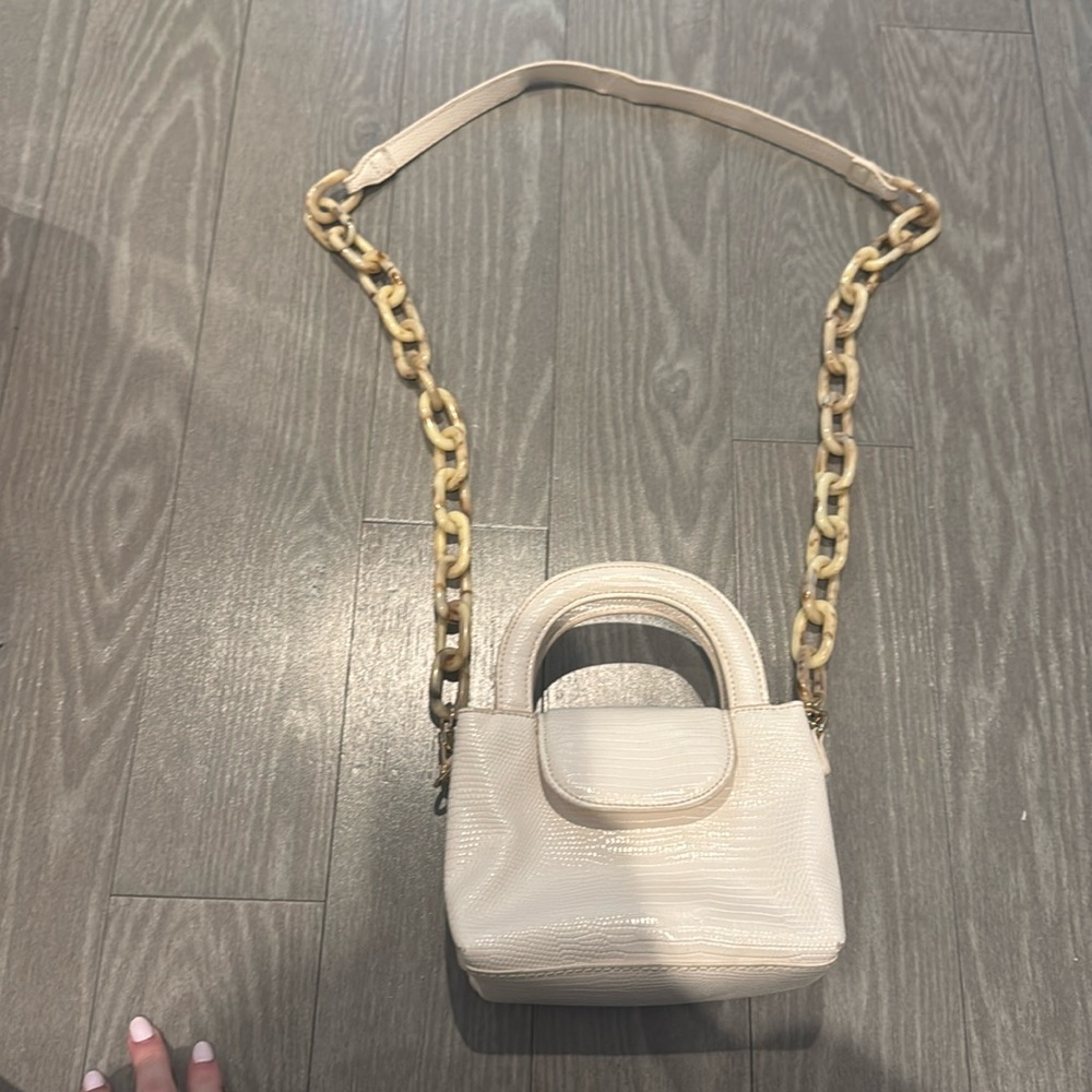 White mini bag with detachable strap H.O.W